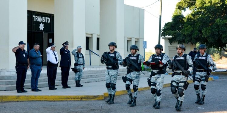 Participan elementos de Seguridad Pública y Guardia Nacional en ceremonia patria