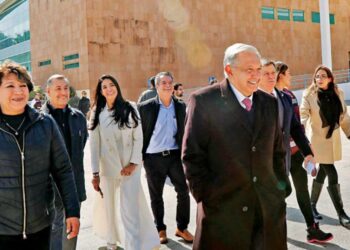 Megafarmacia proveerá a 20 mil hospitales; garantizan derecho a la salud