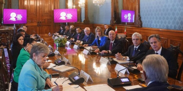 López Obrador se reúne con Blinken y Mayorkas por aumento en migración