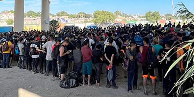 Pactan más control ante ola migratoria