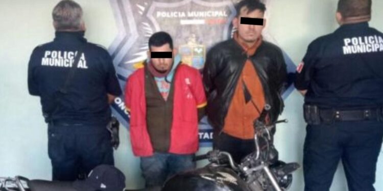 Recupera sspm un vehículo con reporte de robo y captura a dos sujetos