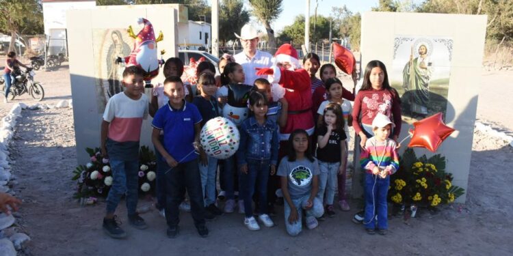 Alcalde de Navojoa organiza Posada Navideña en EL SIVIRAL