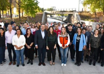 Entrega Toño Astiazarán puente de Luis Encinas y Veracruz