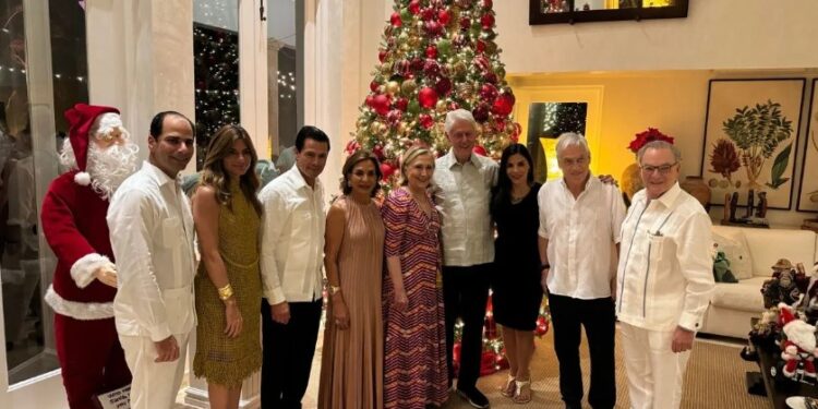 Peña Nieto reaparece en Punta Cana junto a Bill Clinton
