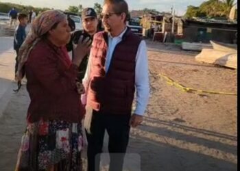 Ofrece alcalde Jesús Flores apoyo a familia de buzo atacado por tiburón