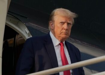 Trump pide a una corte de apelaciones que desestime la demanda por el asalto al Capitolio