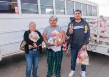 Continúa Primera Dama de Nogales con la entrega de ayuda alimentaria