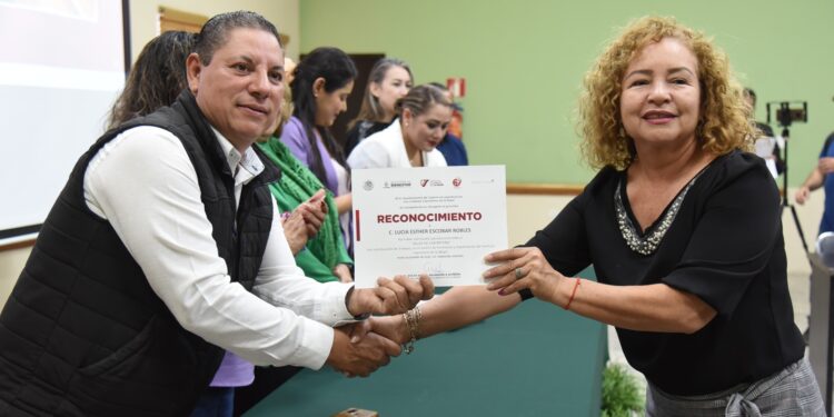 Clausura  Instituto Cajemense de la Mujer el taller de carpintería