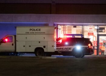 Tiroteo en un centro comercial de EU, en plena Nochebuena, deja un muerto y 3 heridos