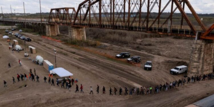EU reabre dos cruces ferroviarios entre Texas y México