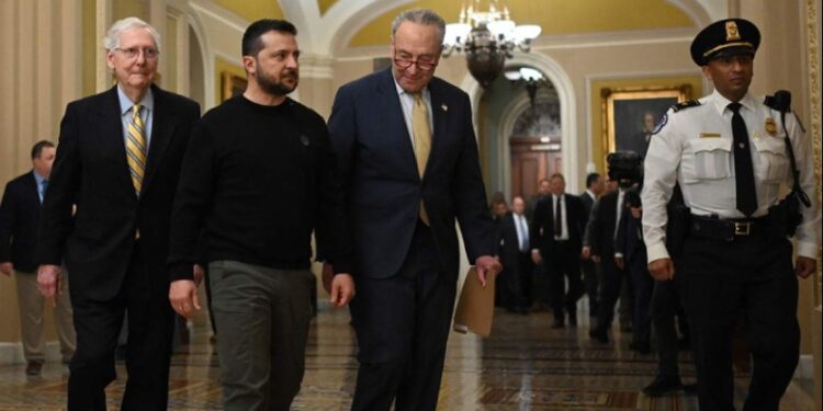 Zelenski agradece a Washington por su ayuda ‘esencial’ y pide que se mantenga