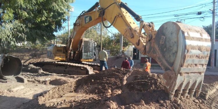 Pone Ayuntamiento  “MANOS A LA OBRA” en freno a contingencia por drenajes colapsados