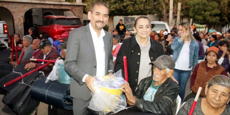 Atiende alcalde Juan Jesús Flores a más colonias Huatabampenses