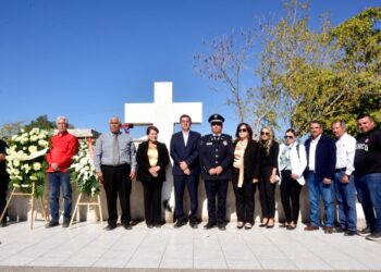 Rinde Navojoa homenaje a policias: “LOS HÉROES ANÓNIMOS”