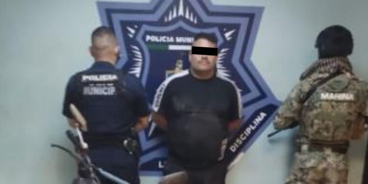 Agentes de la SSPM y  MARINA aseguran 180 envoltorios de cristal