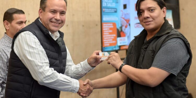 Incluye Toño Astiazarán a comunidad artística y cultural a CRECES en Salud