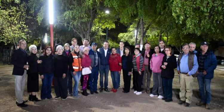Entrega Toño Astiazarán rehabilitación a parque de la colonia Santa Fe