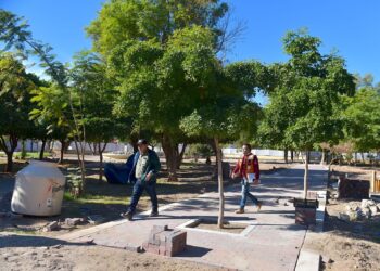 Supervisa Toño Astiazarán avances en rehabilitación del Parque Madero