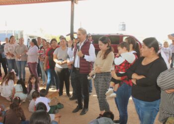 Otorga alcalde Juan Jesús Flores 16 nuevas viviendas a familias vulnerables