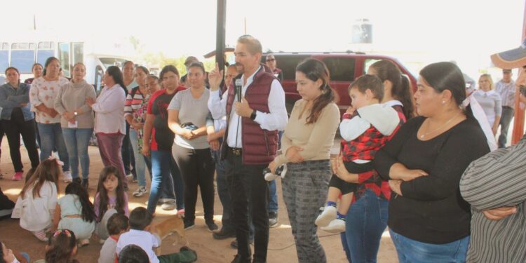 Otorga alcalde Juan Jesús Flores 16 nuevas viviendas a familias vulnerables