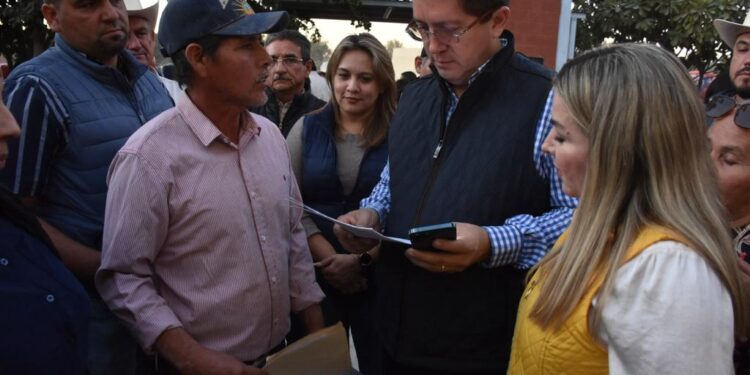 Realizan en Tesia Feria de Servicios DIF