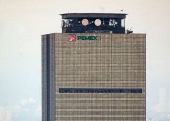 Por supuesto artefacto explosivo desalojan Torre de Pemex en la CDMX