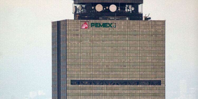 Por supuesto artefacto explosivo desalojan Torre de Pemex en la CDMX