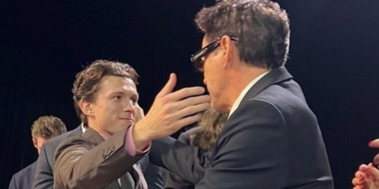 Tom Holland y Robert Downey Jr. se reencuentran en los Critics Choice Awards 2024