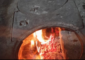 No deposite brasas o cenizas en la basura, gran riesgo