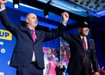 Poderoso sindicato automovilístico respalda a Joe Biden y pide votar por él