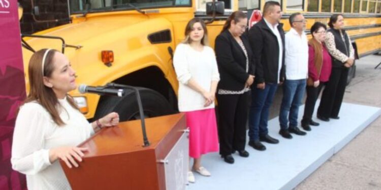 Recibe DIF Guaymas camión para traslado al Parque Infantil