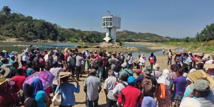 Mantendrán toma de pozos en Cacahuatepec, advierten comuneros