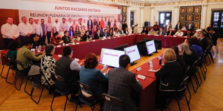 Realizan Diputados Y Diputadas De La Coalición Juntos Hacemos Historia Reunión Plenaria.