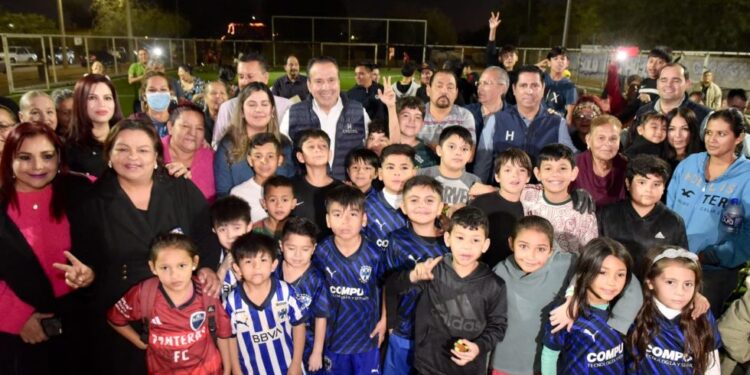 Constata Toño Astiazarán avance en rehabilitación de unidad deportiva en colonia Dunas