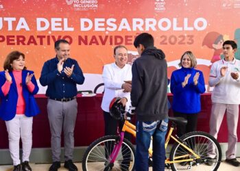 Beneficiamos a jóvenes y familias en situación vulnerable con programas En Bici y Mano con Mano: Alfonso Durazo