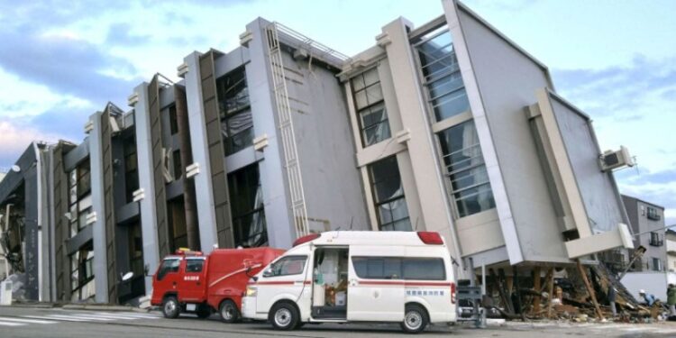 Tras Terremoto de magnitud 7.5 en Japón informan de 55 muertos