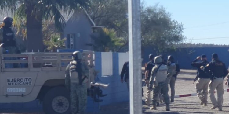 En acciones conjuntas FGJES Y SEDENA rescatan a 18 migrantes en Santa Ana