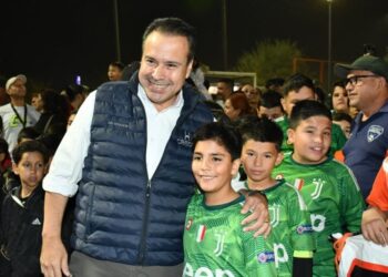 Reconoce Alcalde a campeonas y campeones de la Liga Hermosillo Zona Norte 2023