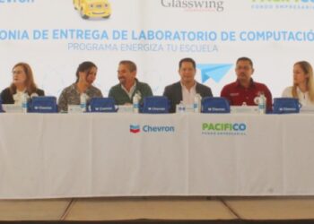 Recibe escuela gral. fausto topete donación de laboratorio de medios