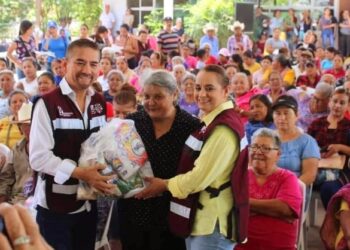 Huatabampenses reiteran confianza en el alcalde juan jesus flores mendoza