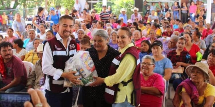 Huatabampenses reiteran confianza en el alcalde juan jesus flores mendoza