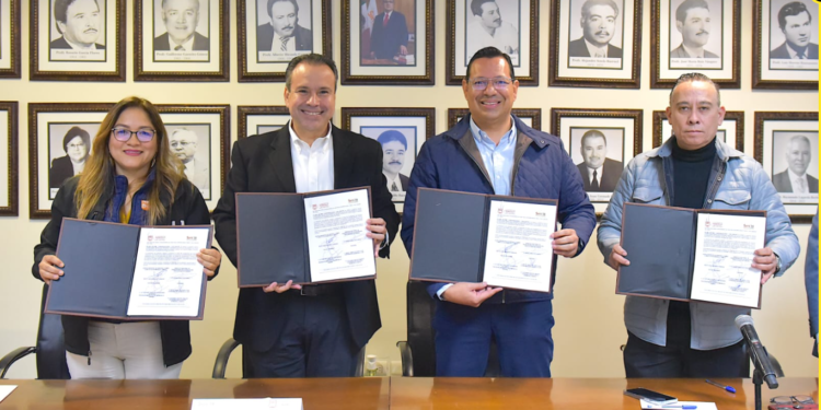 Lleva Alcalde programa Hogar Solar a trabajadores del SNTE