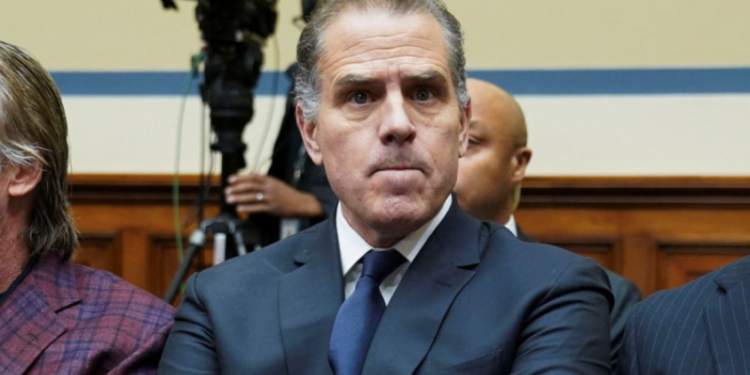 Hunter Biden aparece de sorpresa en audiencia de desacato del Congreso de EU