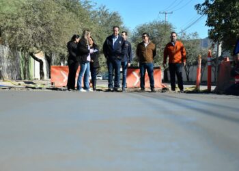 Visita Toño Astiazarán obras en proceso en el bulevar Agustín Zamora