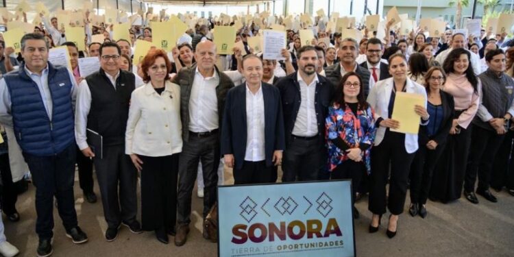 Entrega Gobernador Durazo más de mil bases a personal de salud e inaugura primera sala de hemodinamia en la entidad