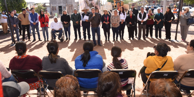 Gobierno municipal y cfe benefician con electrificación a familias del rodeo 2 y 3