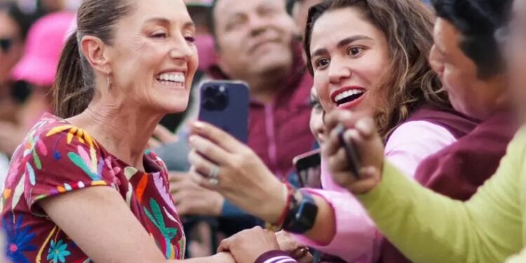 ‘La educación transforma personas, ciudades, países…; y la pública más» : Claudia Sheinbaum: ’