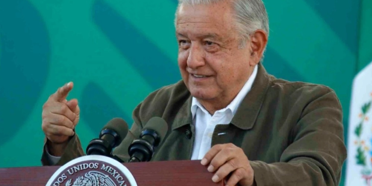 No son ciertos los dichos de Sanjuana Martínez sobre ofrecimiento de STPS: AMLO