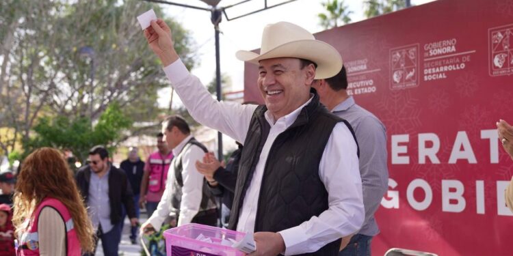 Gobernador Durazo beneficia a familias vulnerables con Operativos Navideños