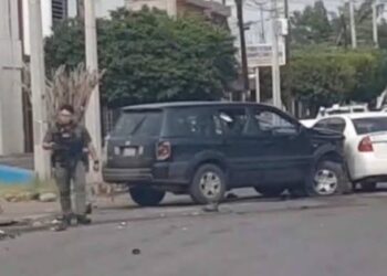 Asesinan a hombre en ataque directo a su auto en el centro de Ciudad Obregón
